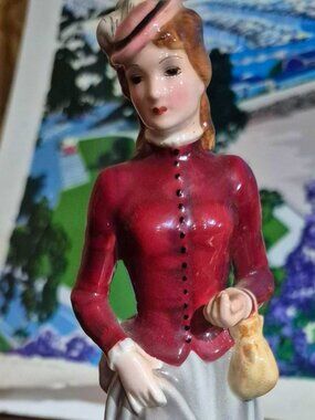 Amazing English   Antique   Porcelain Figurine